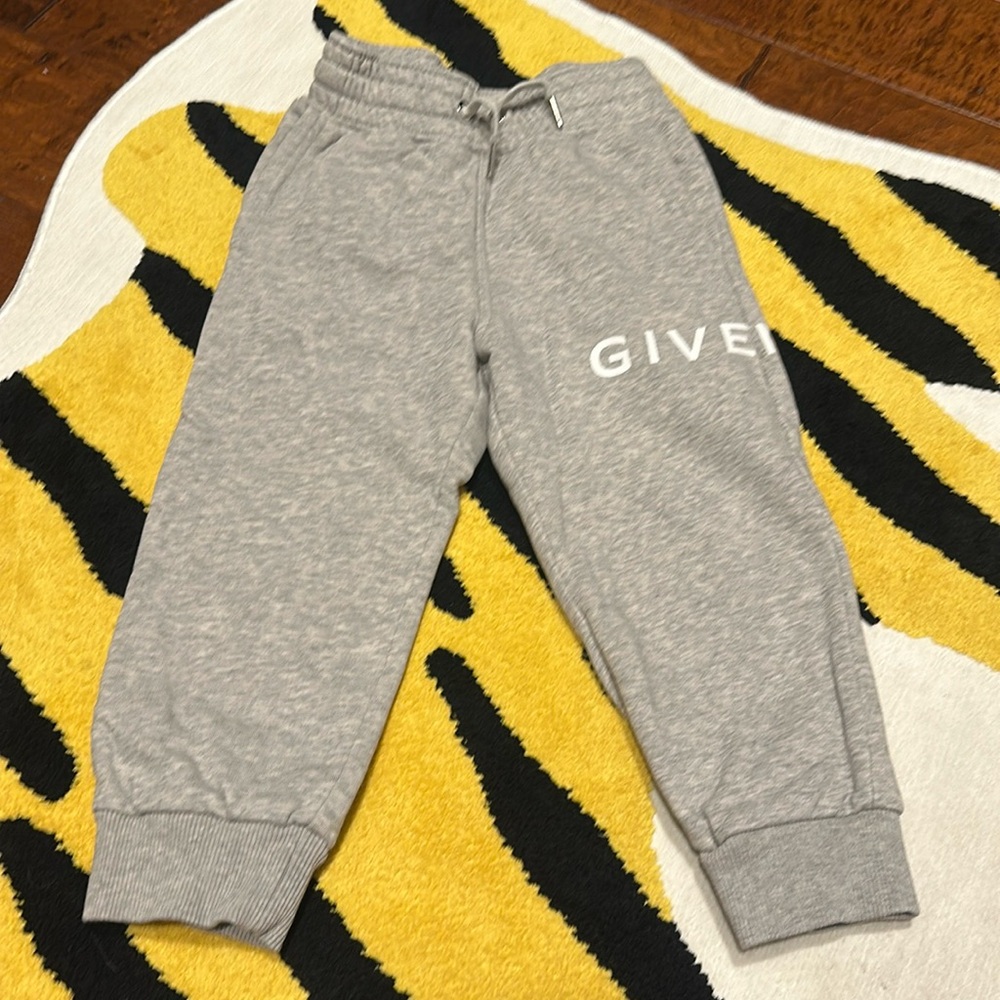 Givenchy toddler size 4